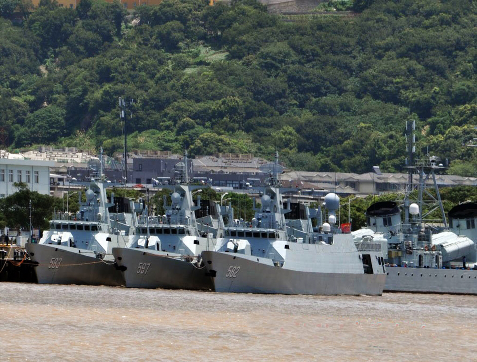 http://3.bp.blogspot.com/-gCAUu3v7cms/UenK5PFNJII/AAAAAAAAbA4/ch6gqBWrBTc/s1600/plan+chinese+Type+056+Corvette+Under+Construction+People%27s+Liberation+Army+Navy+(PN+export+PLA+Navy)+frigate+lite+anti+ship+missile+ascm+yj802345k+c+hq-1012+ciws+(4).jpg