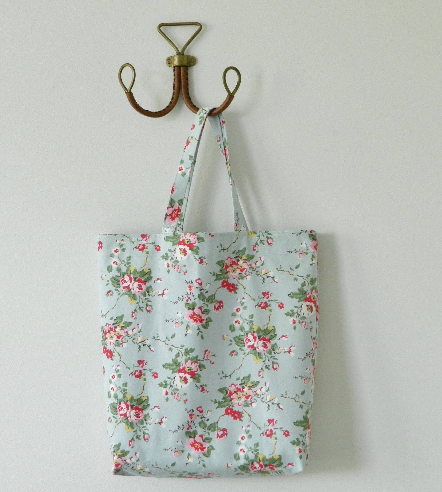 s.o.t.a.k handmade everyday tote {new pdf pattern}