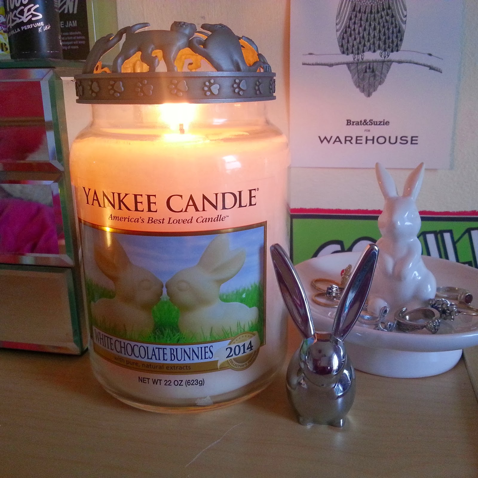 Three Little Búhos Yankee White Chocolate Bunnies Candle
