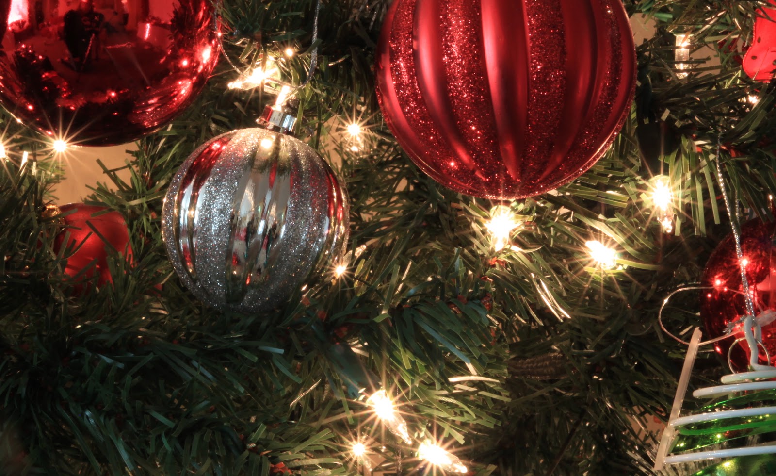 watch out for the woestmans: How to Photograph a Christmas Tree