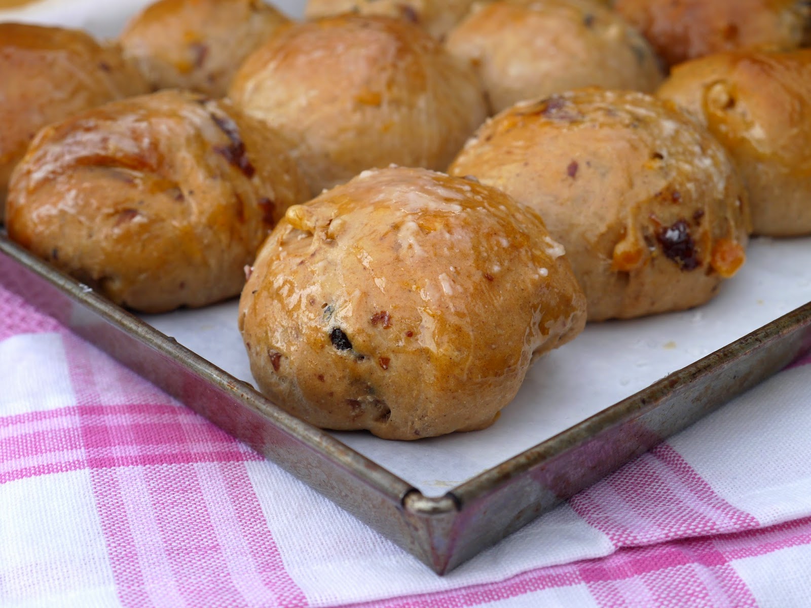 This Muslim Girl Bakes Spiced Fruit Buns.