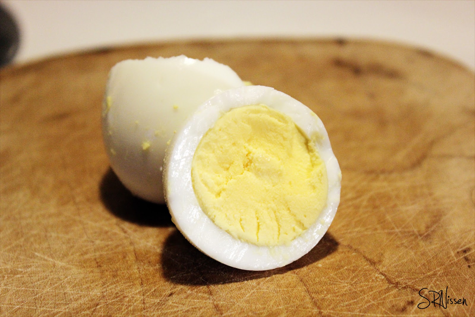 Egg Beaters & Color Crayons No Fail 'Hard Boiled' Eggs from the Oven