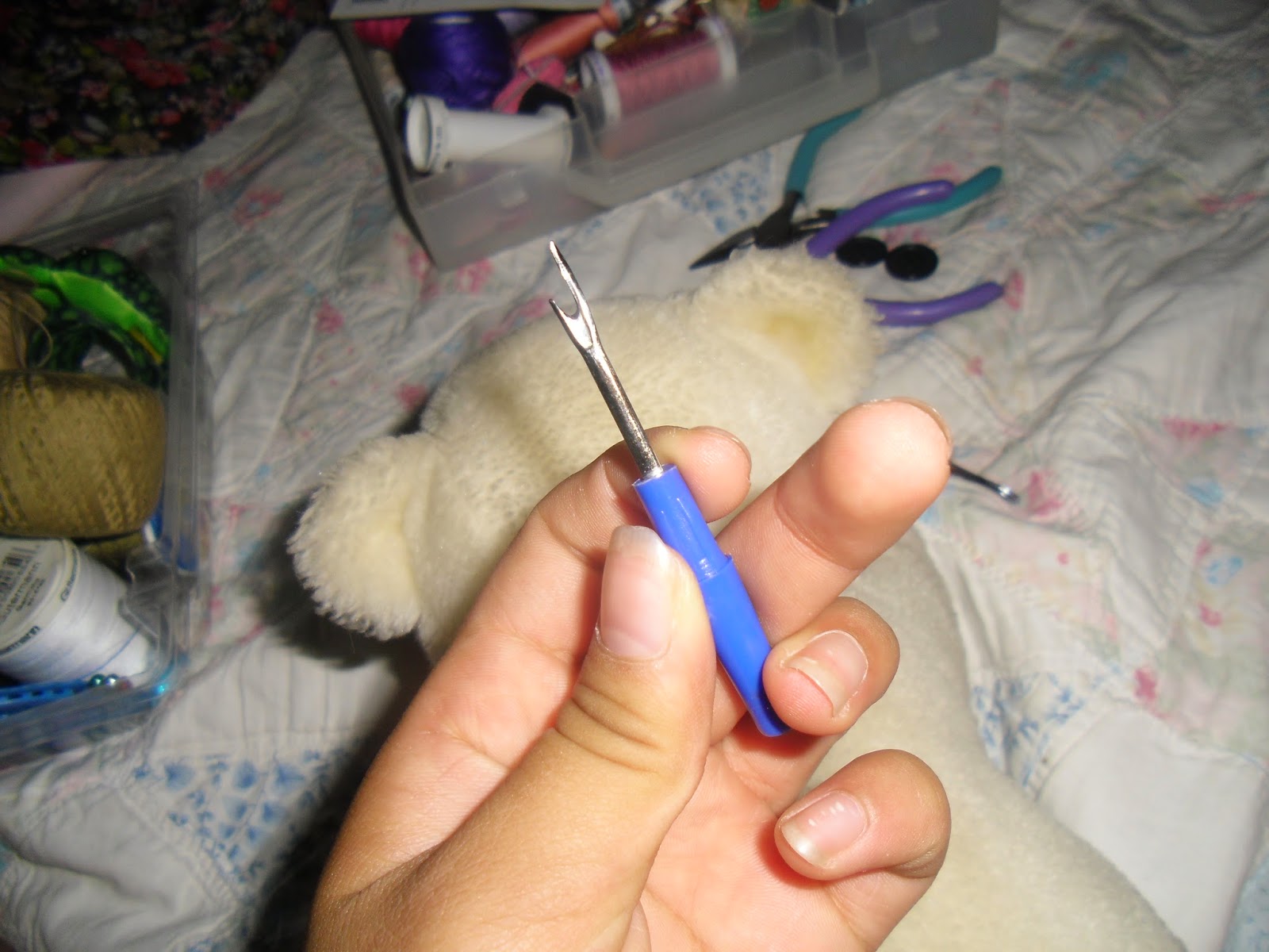 Rikachuuable Replacing/Removing safety eyes from a stuffed animal