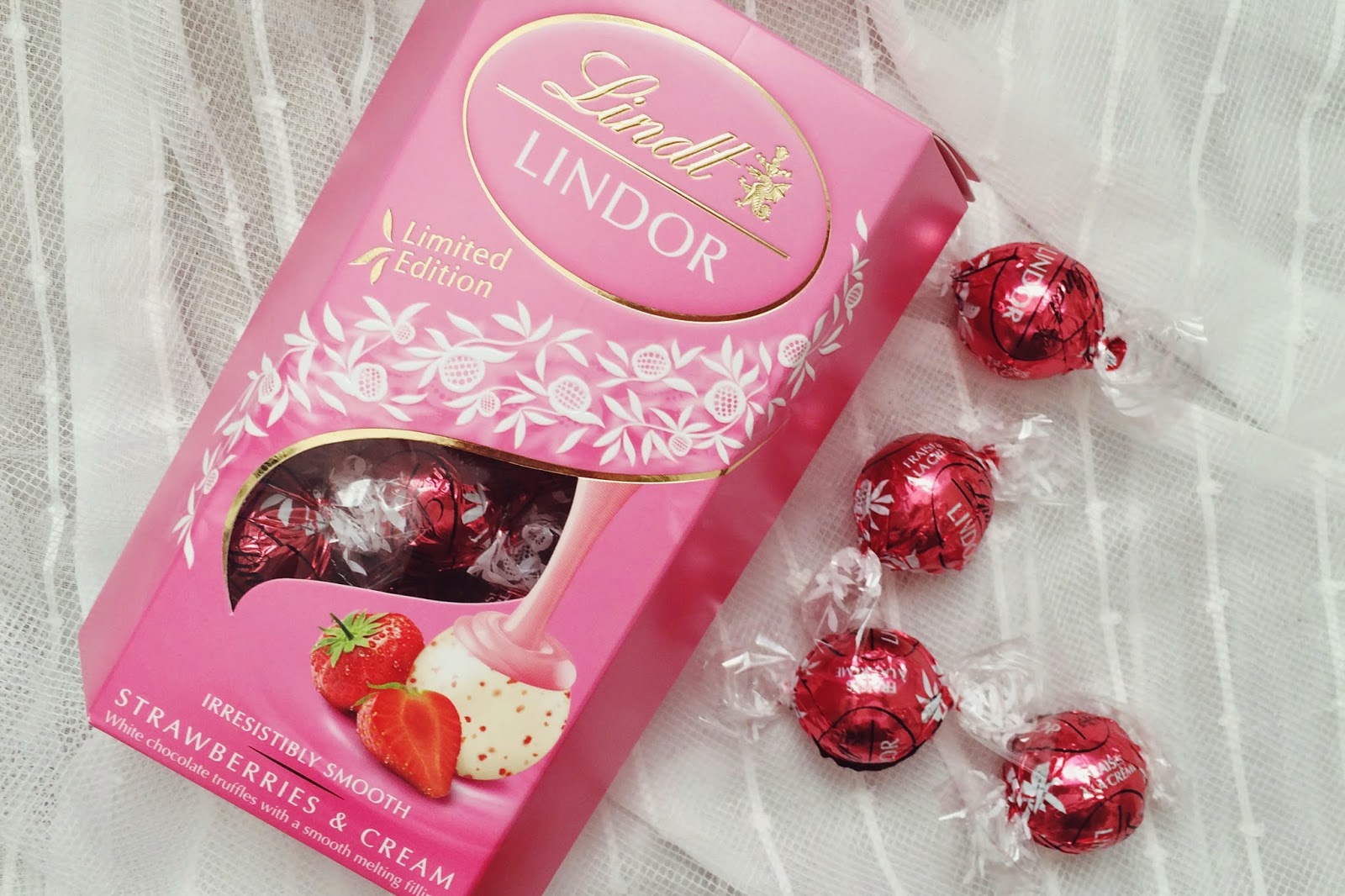 FashionFake, Valentines Day gift guide blog, UK lifestyle bloggers, UK food bloggers, Lindt chocolates, Lindor chocolates