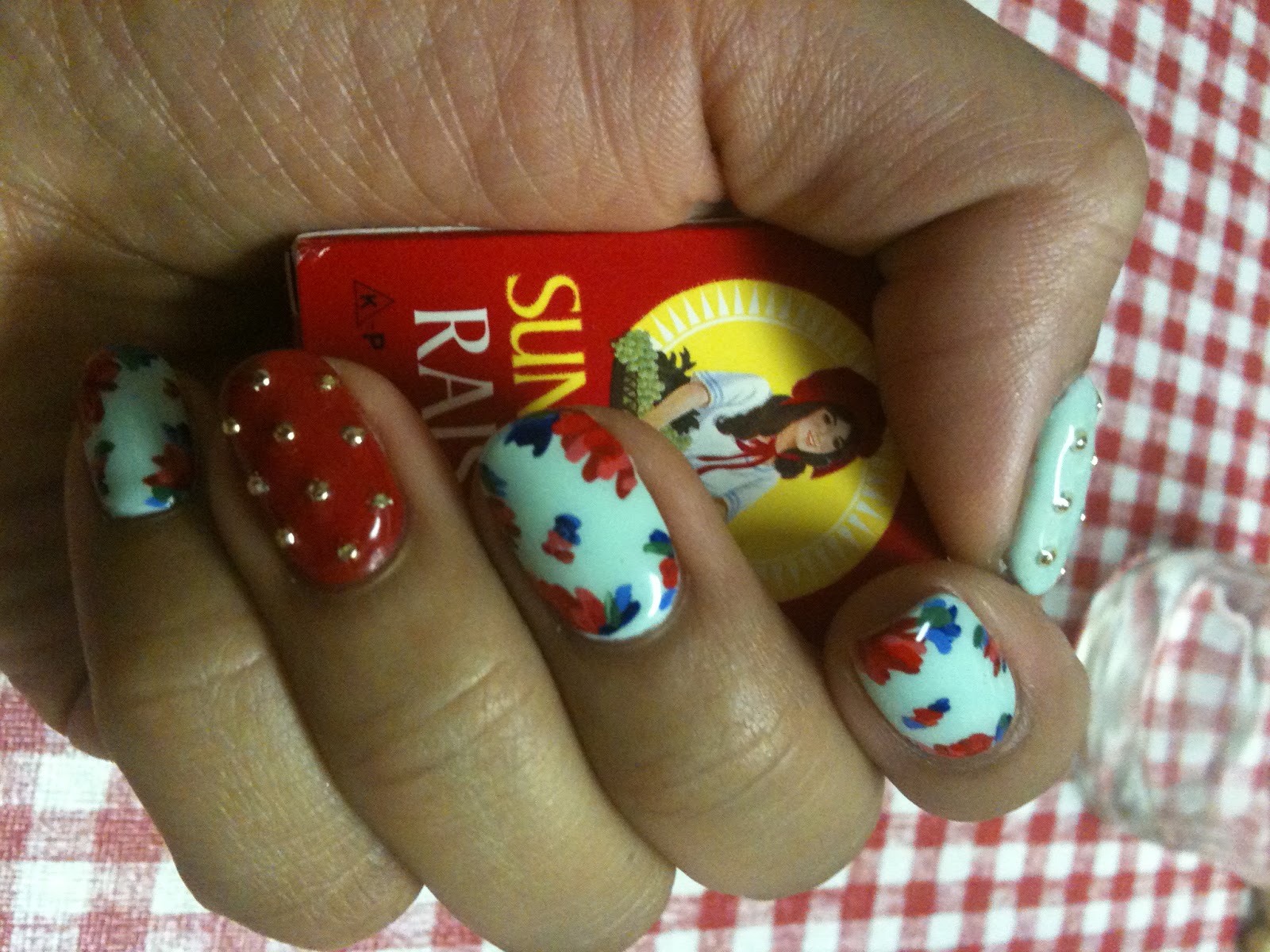 Psycho Bella Fun Vintage Style Gel Nails