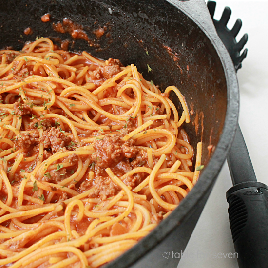 One Pot Spaghetti Table for Seven Food for Everyday