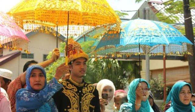 Download this Melihat Tahapan Upacara Perkawinan Adat Aceh picture