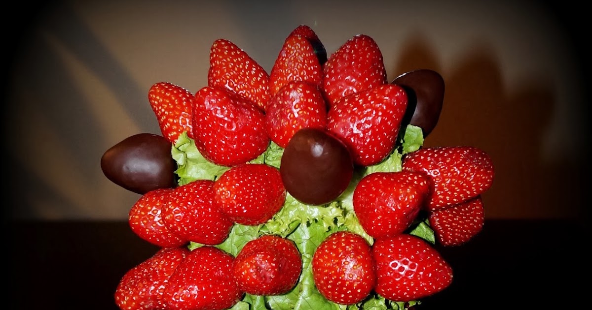 Sugarella Sweets Edible fruit arrangement centerpiece / Strawberry