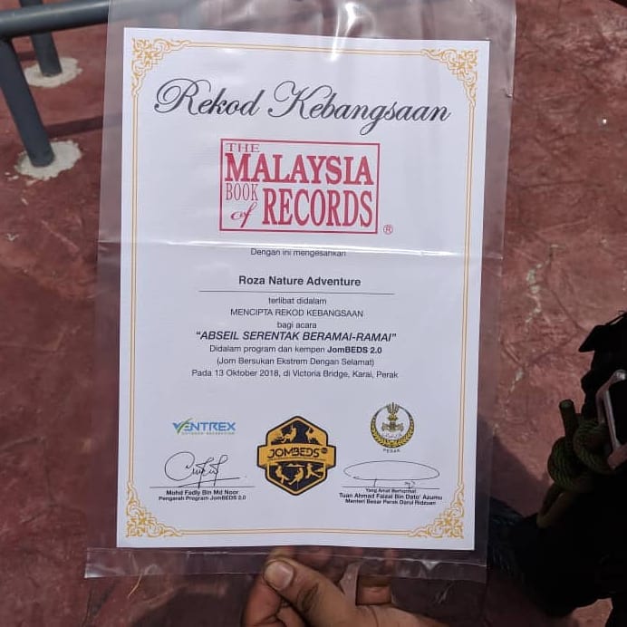 THE MALAYSIA BOOK OF RECORDS FOR TEAM ROZA