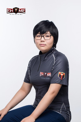女坦玩家Geguri近日被戰隊ROX orcas簽下,成為韓國APEX聯賽第一名女選手。 女坦玩家Geguri近日被戰隊ROX orcas簽下,成為韓國APEX聯賽第一名女選手。