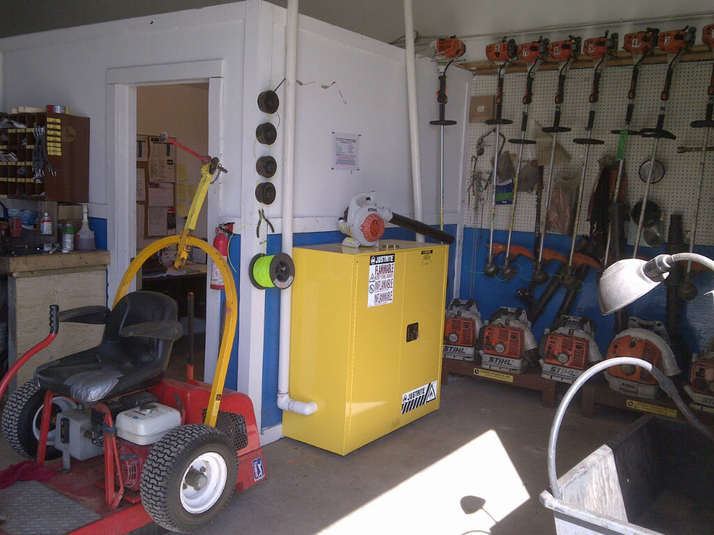 Bobs Shop Inside fuel can storage