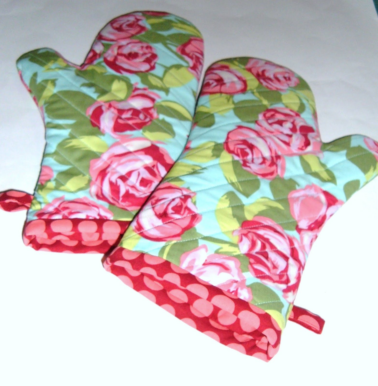 Ponderings Pretty Oven Mitts for Holiday Baking or Gifting