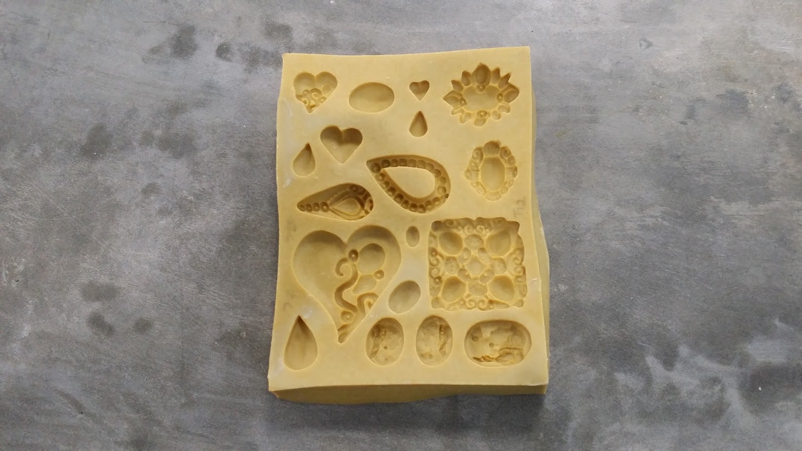 craftiviti HOW TO MAKE YOUR OWN MOLD WITH MOLDMAKER RTV SILICONE RUBBER