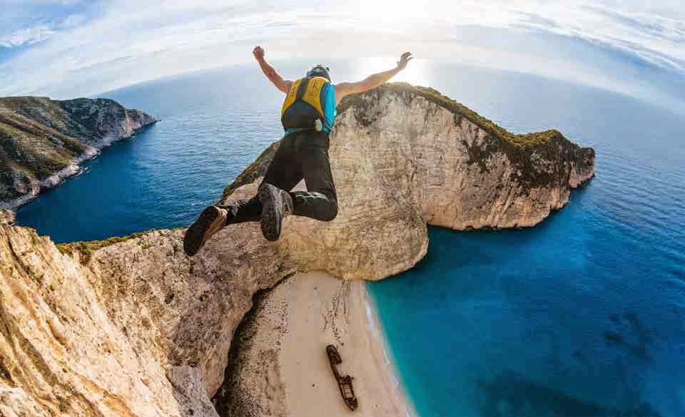Video Base jumping Compilation: emozioni del Lancio nel Vuoto con una Telecamera GoPro