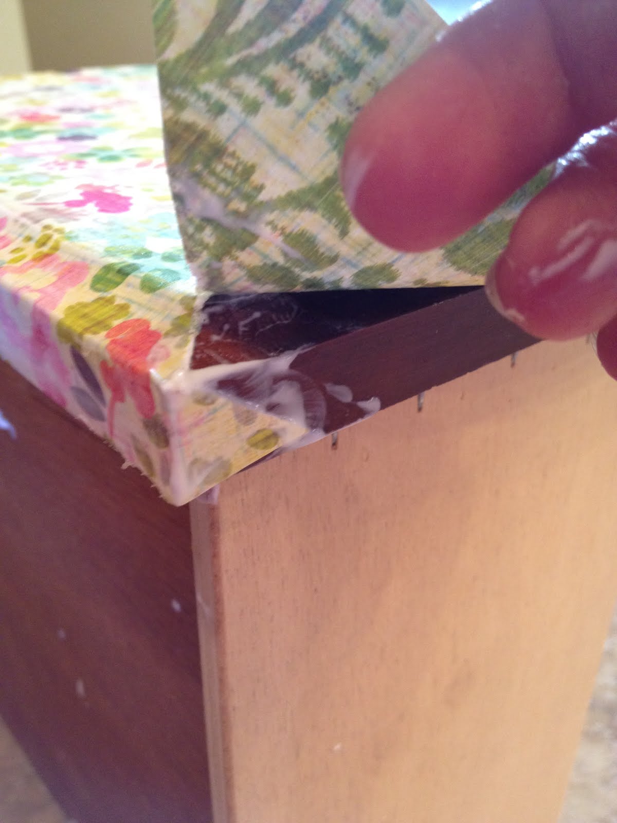 Garage Sales R Us How to Mod Podge dresser drawers