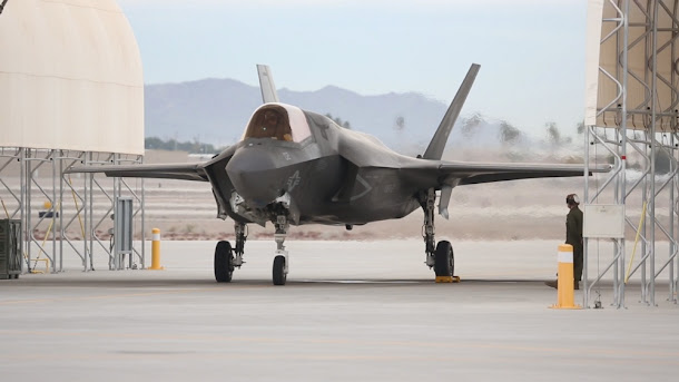 美國海軍陸戰隊宣布首度在境外部署F-35戰機,目前已有10架軍機出發,前往日本岩國基地。 美國海軍陸戰隊宣布首度在境外部署F-35戰機,目前已有10架軍機出發,前往日本岩國基地。
