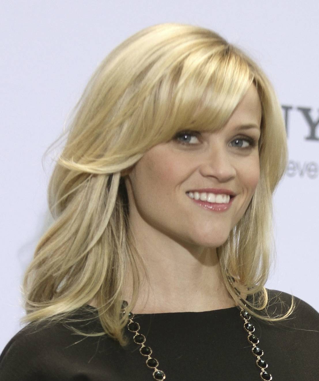 The teach Zone: Reese Witherspoon Wig Hairstyles 2012 Picture with Video