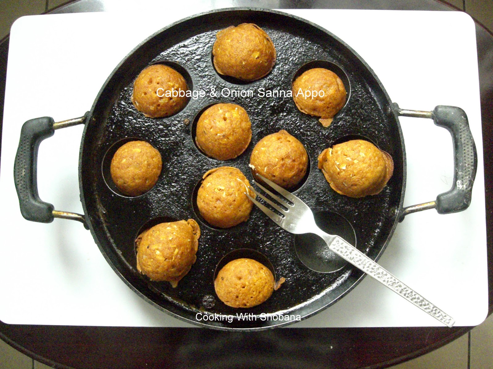 Cooking With Shobana : CABBAGE ONION SANNA APPO