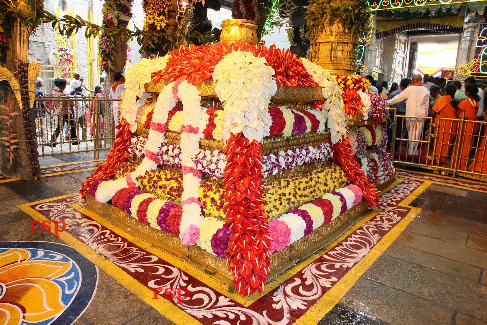 Rspnetwork In Dry Fruit Garlands Mark 1st Day Of Snapana