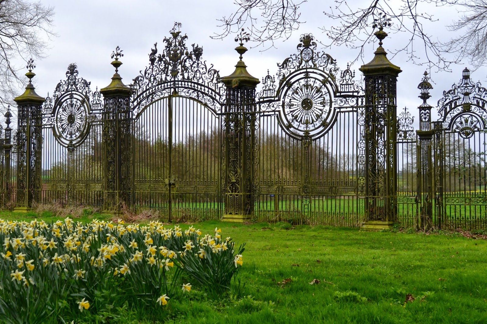 Today Around Coventry Screen, Gates and Gatepiers Monks Kirby