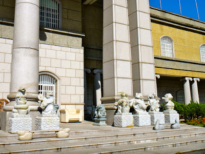 Hualien Statue Museum And Souvenir Store