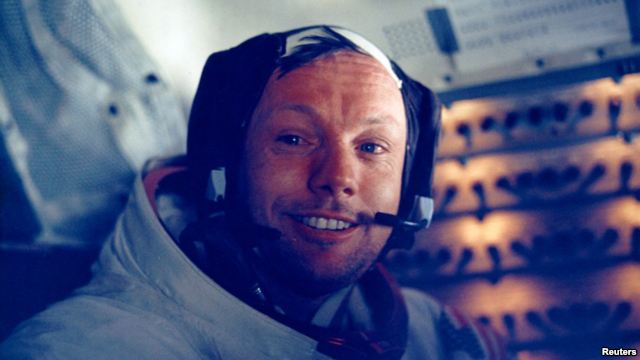 Neil Armstrong: Manusia Pertama Di Bulan Meninggal Dunia [ www.BlogApaAja.com ]