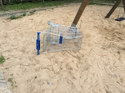 Runzelfuesschen Kinderkoffer Leben mit Kleinkind in Berlin