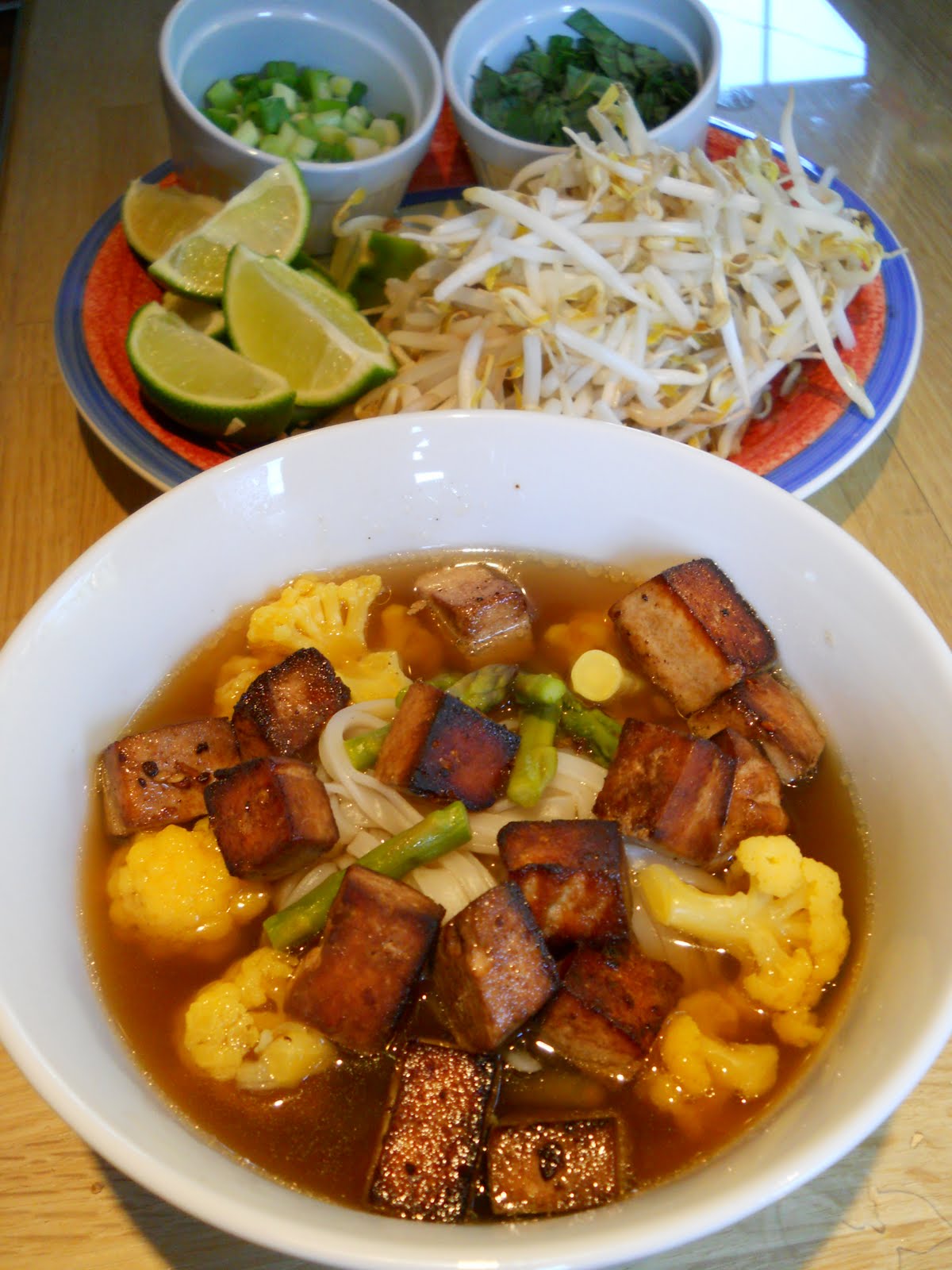 Eat cook and love Soupe asiatique au tofu et aux légumes