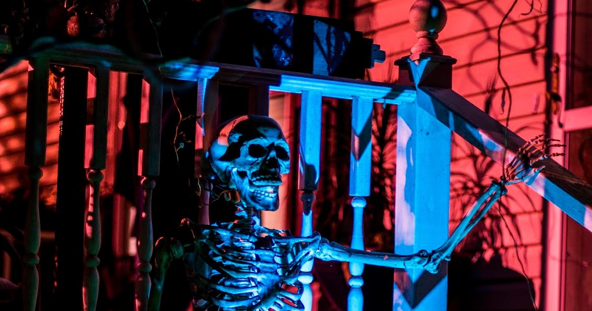 Something wicKED this way comes&hellip;. Monday Madness! Decoration update