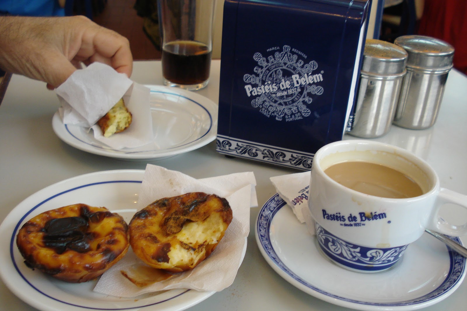 VIVER EM PORTUGAL POR VINTE EUROS AO DIA PASTÉIS DE BELÉM AUTÊNTICOS
