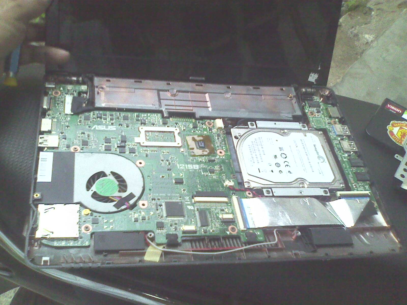 Belajar Jujur Dan Amanah: Cara Membuka Casing Pada Laptop Asus Eee PC