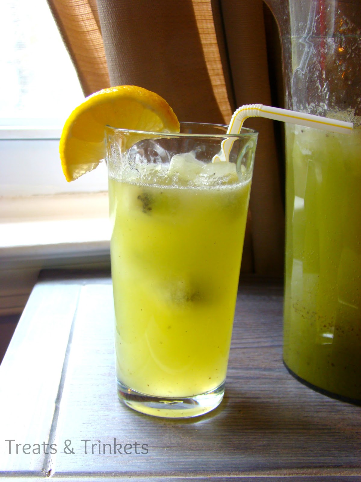 Treats & Trinkets Fizzy Kiwi Lemonade