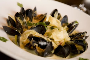 STEAMED PRINCE DEWARD ISALAND MUSSELS