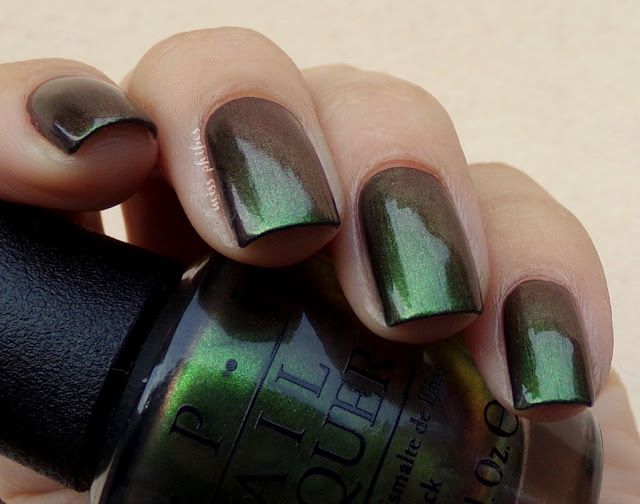 OPI Green on the Runway