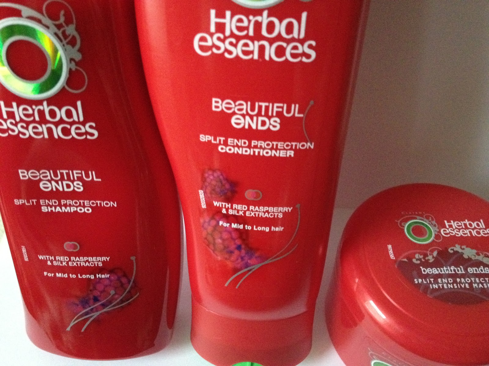*beautifully superfluous* REVIEW HERBAL ESSENCES BEAUTIFUL ENDS SPLIT END PROTECTION
