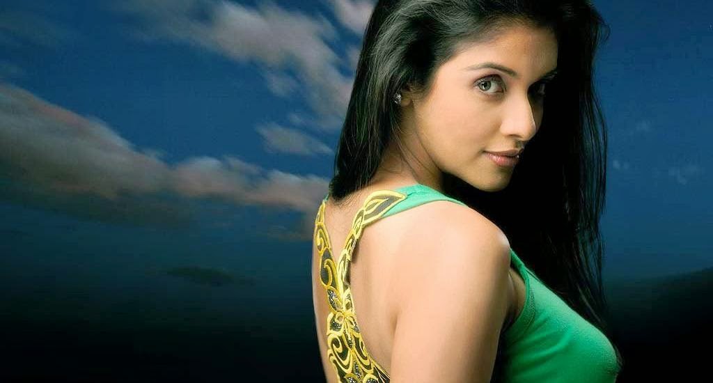 Bollywood Actress Asin Thottumkal Photo Gallery