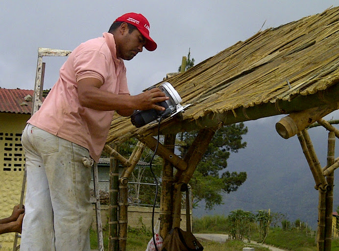 CONSTRUCCIONES DEMOSTRATIVAS UTILITARIAS