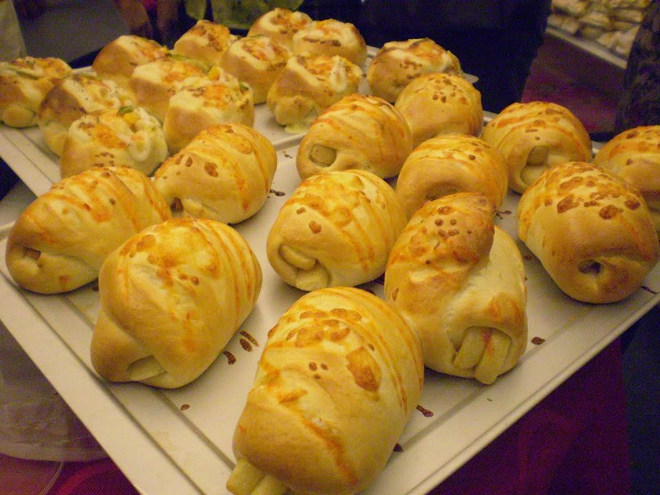 Mayonnaise Onion Cheese Bun Recipe by Master Pastry Chef William Tan