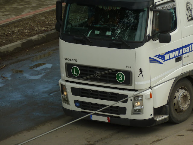 Volvo , Volvo FH , Volvo FH 440 , Volvo FH 440 4x2 Truck White + Green Curtain Side Trailer