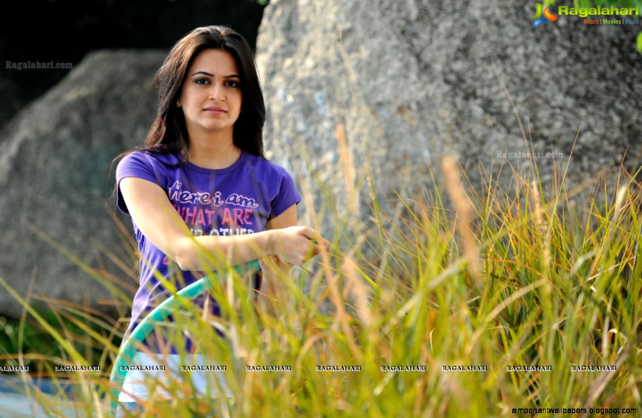 Kriti Kharbanda cute Kriti Kharbanda Beautiful Wallpapers Kriti Kharbanda cute Kriti Kharbanda Beautiful Wallpapers