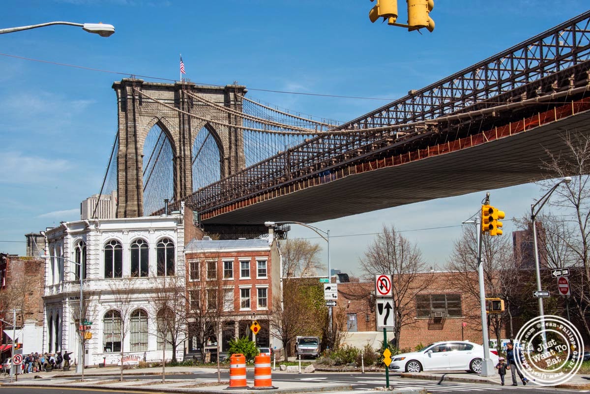 Grimaldi's Pizzeria in Dumbo, Brooklyn I just want 2 eat