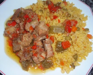 Costillas De Cerdo Con Arroz Verdulero
