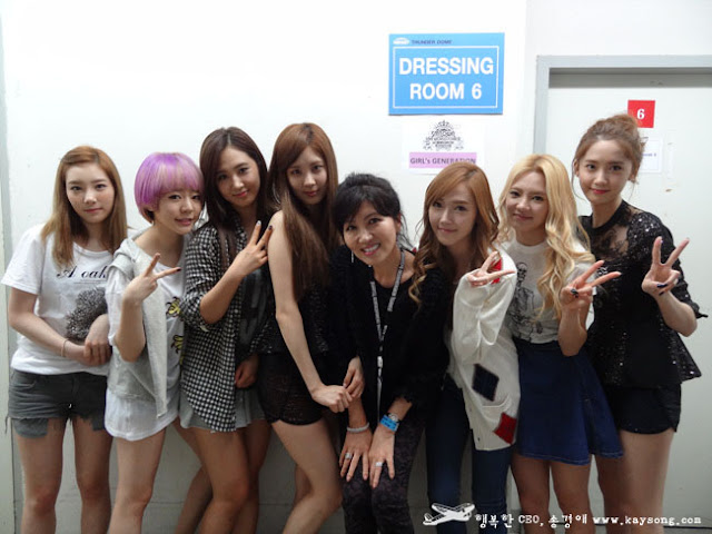 [PIC][04/12/2012] SNSD with CEO Kay Song Snsd+with+ceo+kay+song