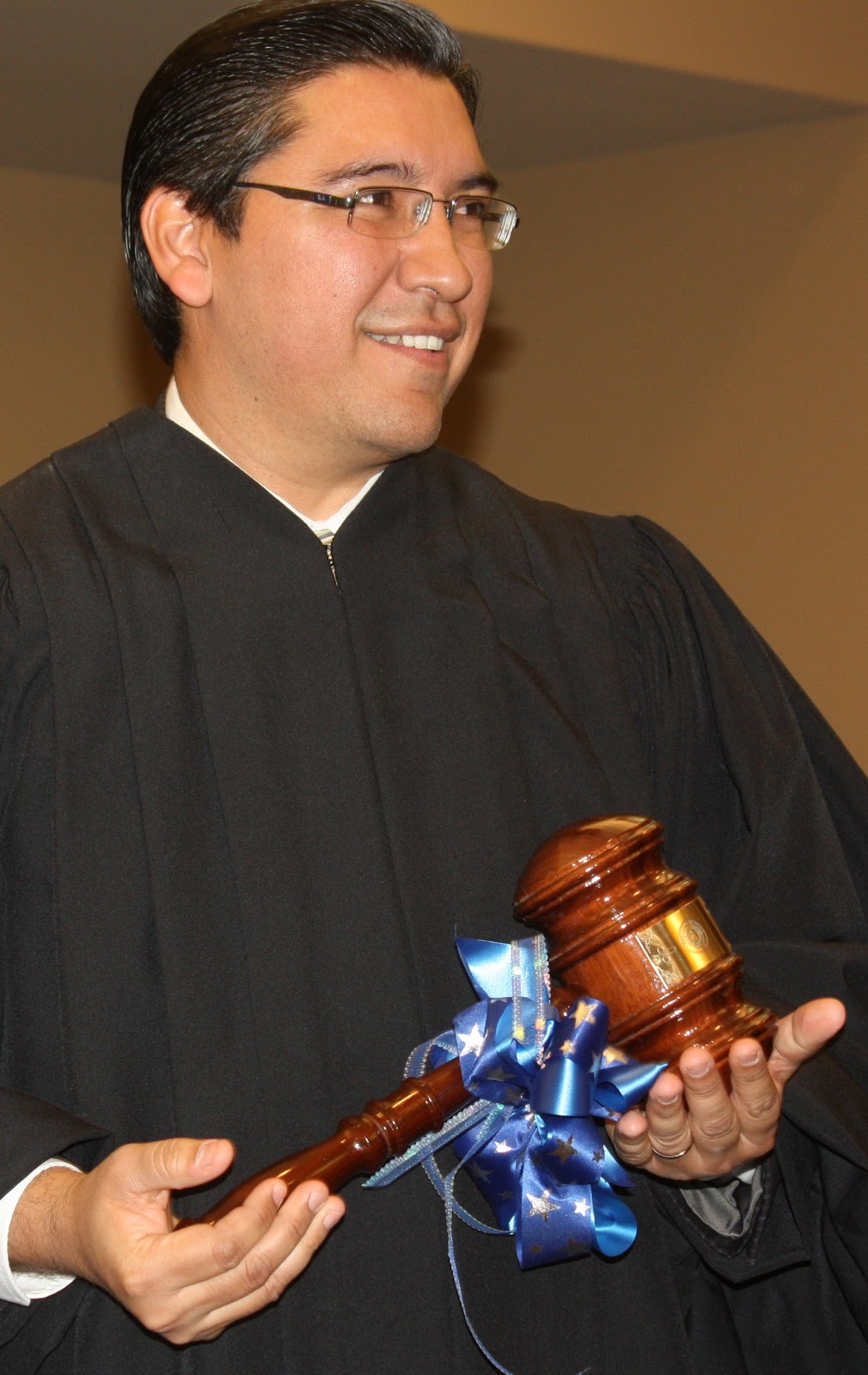 Walker Report - Shedding Light on Bexar County: Swearing in ceremony