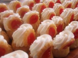 Retete365.RO   Mini savarine Retete365.RO   Mini savarine   Sa bucatarim cu Leta