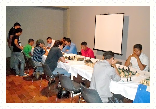 BUEN COMIENZO 1er CHEQUEO DE AJEDREZ EN CIUDAD BOLÍVAR BUEN COMIENZO 1er CHEQUEO DE AJEDREZ EN CIUDAD BOLÍVAR