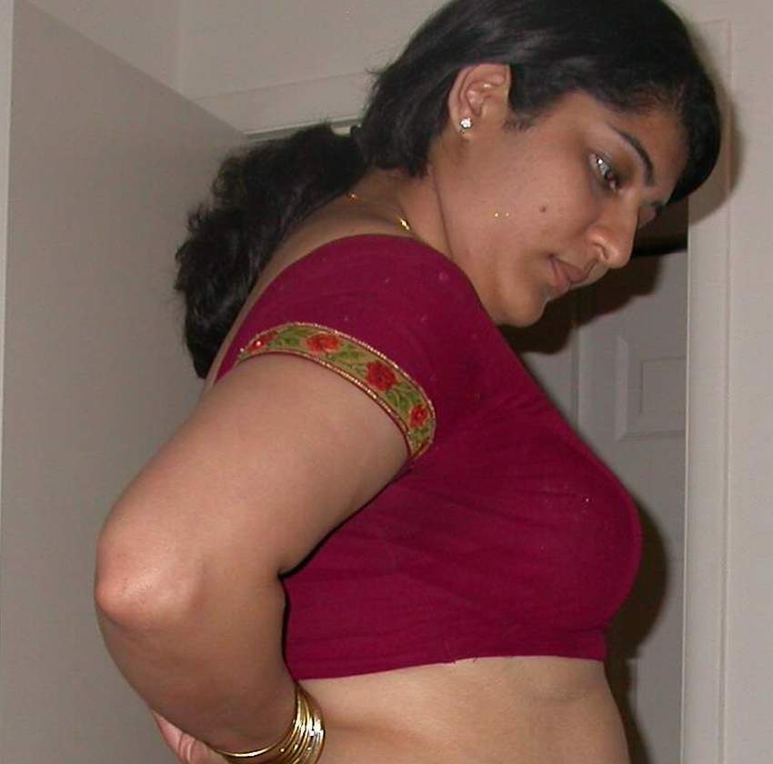 South indian tamil auntys boobs sucked compilations