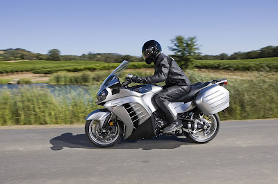 Kawasaki Consours 2011 streetsport motorcycle silver