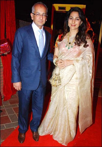 juhi chawla mother