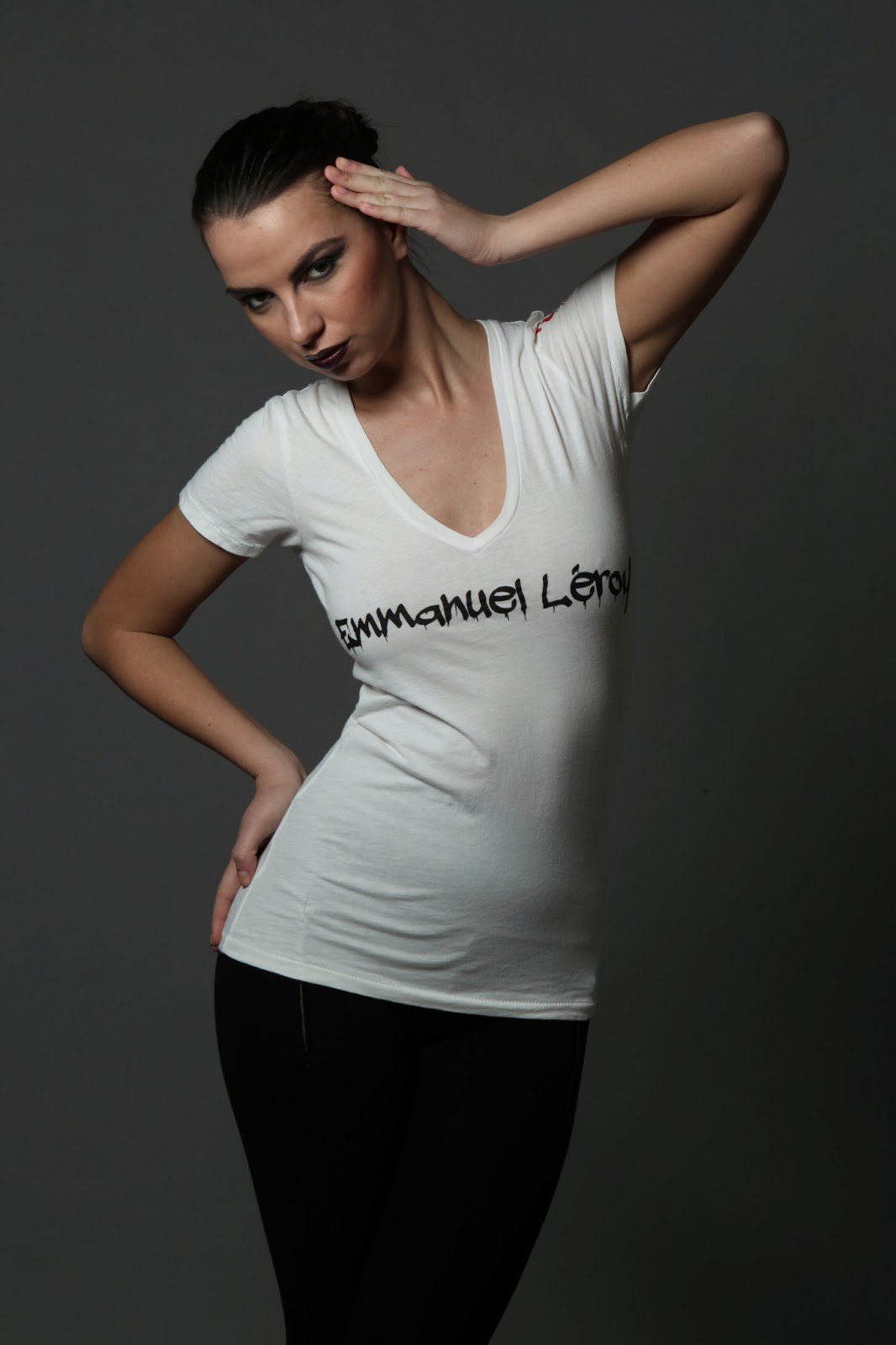 I Am Momma Hear Me Roar Rebel Graffiti Tee A Two For One